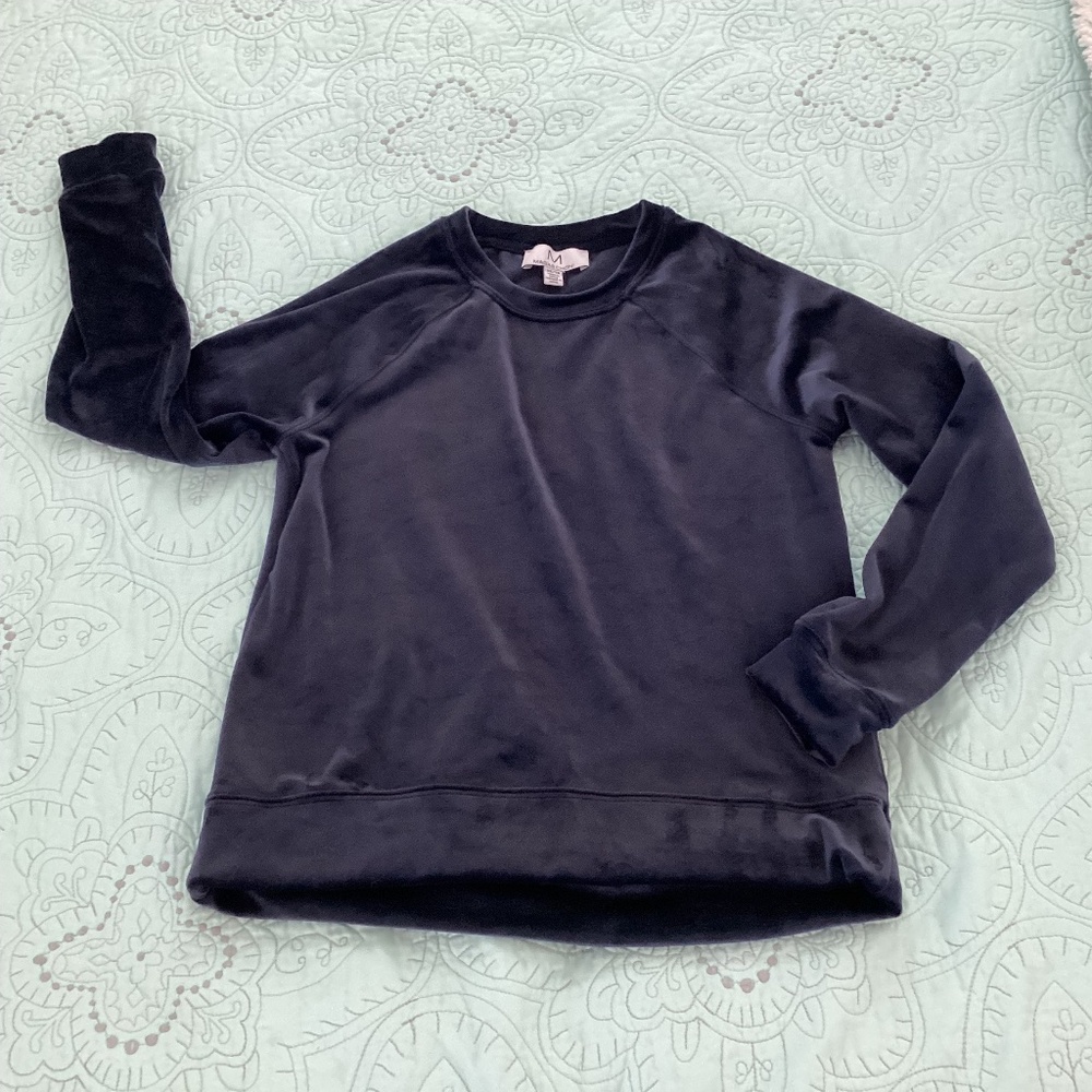 Magaschoni, NWOT, size xs , velour, pullover, crew neck